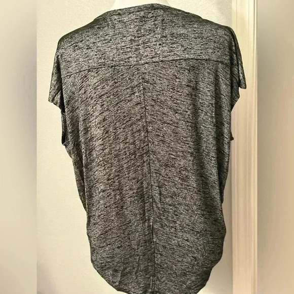 White House Black Market black & gray marked print v neck top women’s size Small - Picture 6 of 9